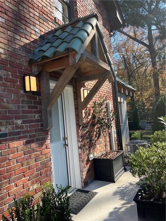 2523 Sharondale Dr Ne #B - Photo 4 of 34