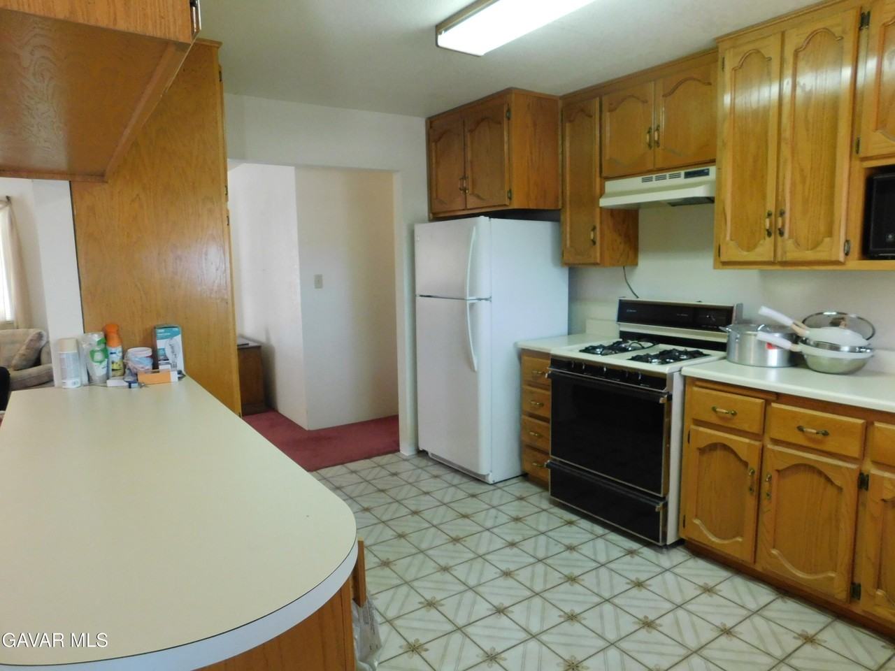 9841 Mendiburu Rd - Photo 6 of 27