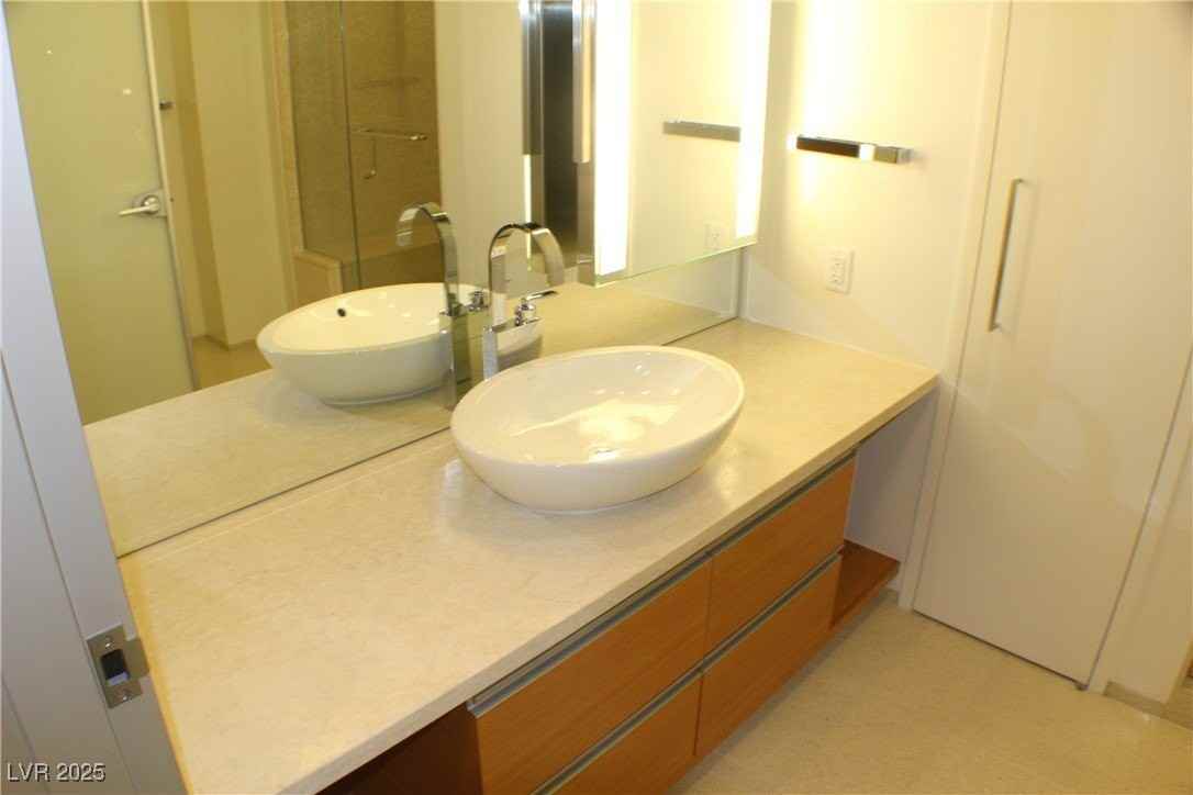 3722 Las Vegas Blvd S #910 - Photo 6 of 9