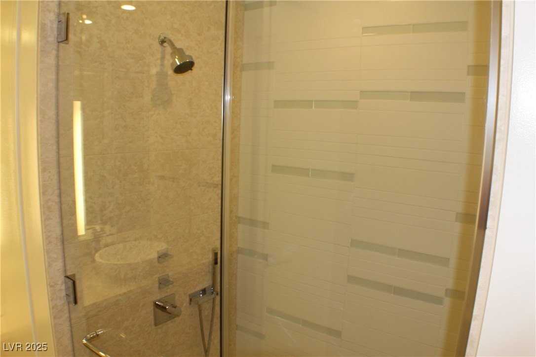 3722 Las Vegas Blvd S #910 - Photo 7 of 9