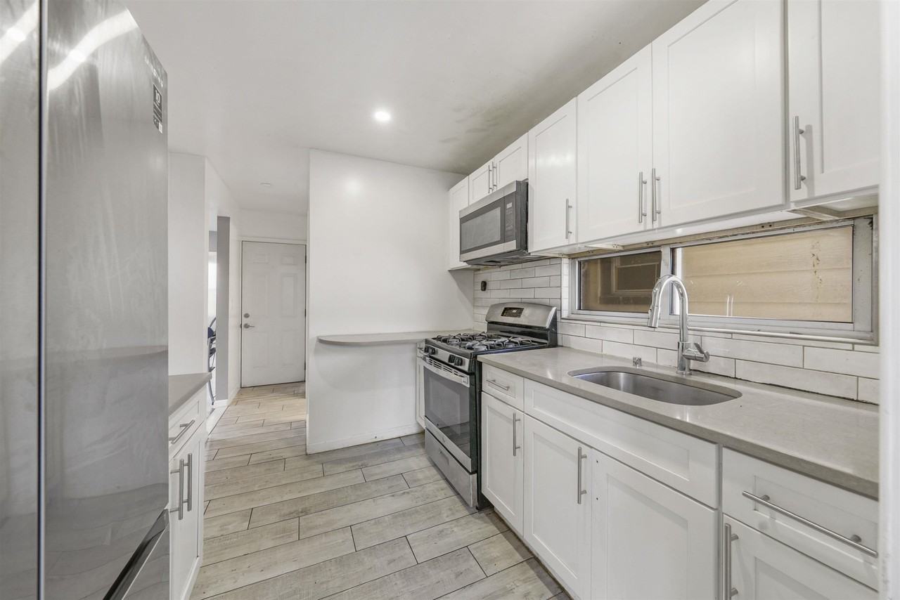 906 76th St #2 - Photo 5 of 20