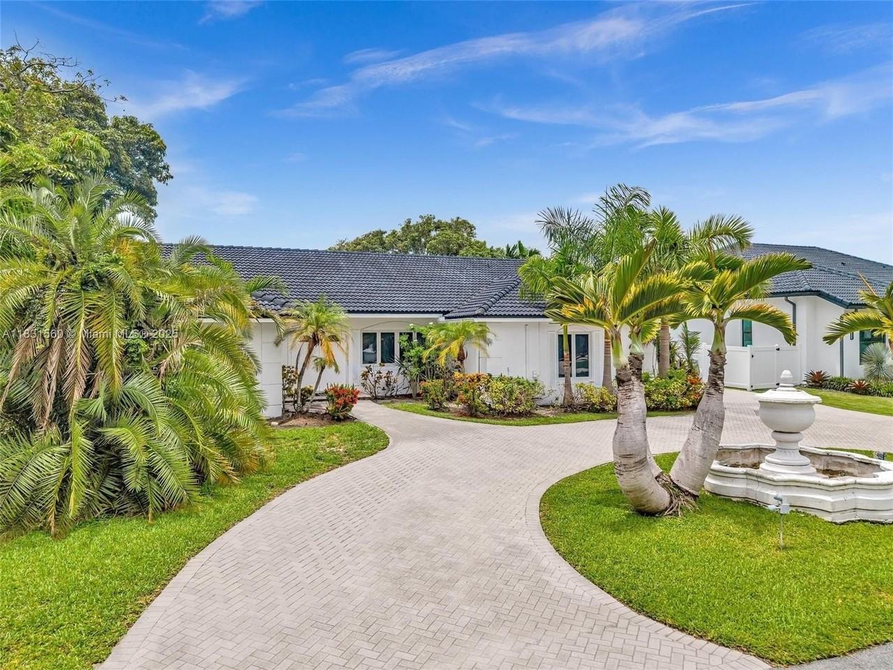 413 Tamarind Dr - Photo 5 of 50