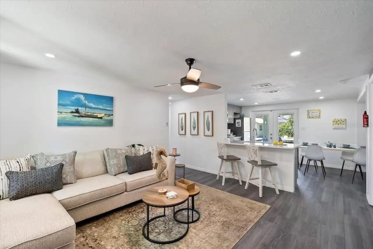 5332 Nutmeg Ave - Photo 3 of 29