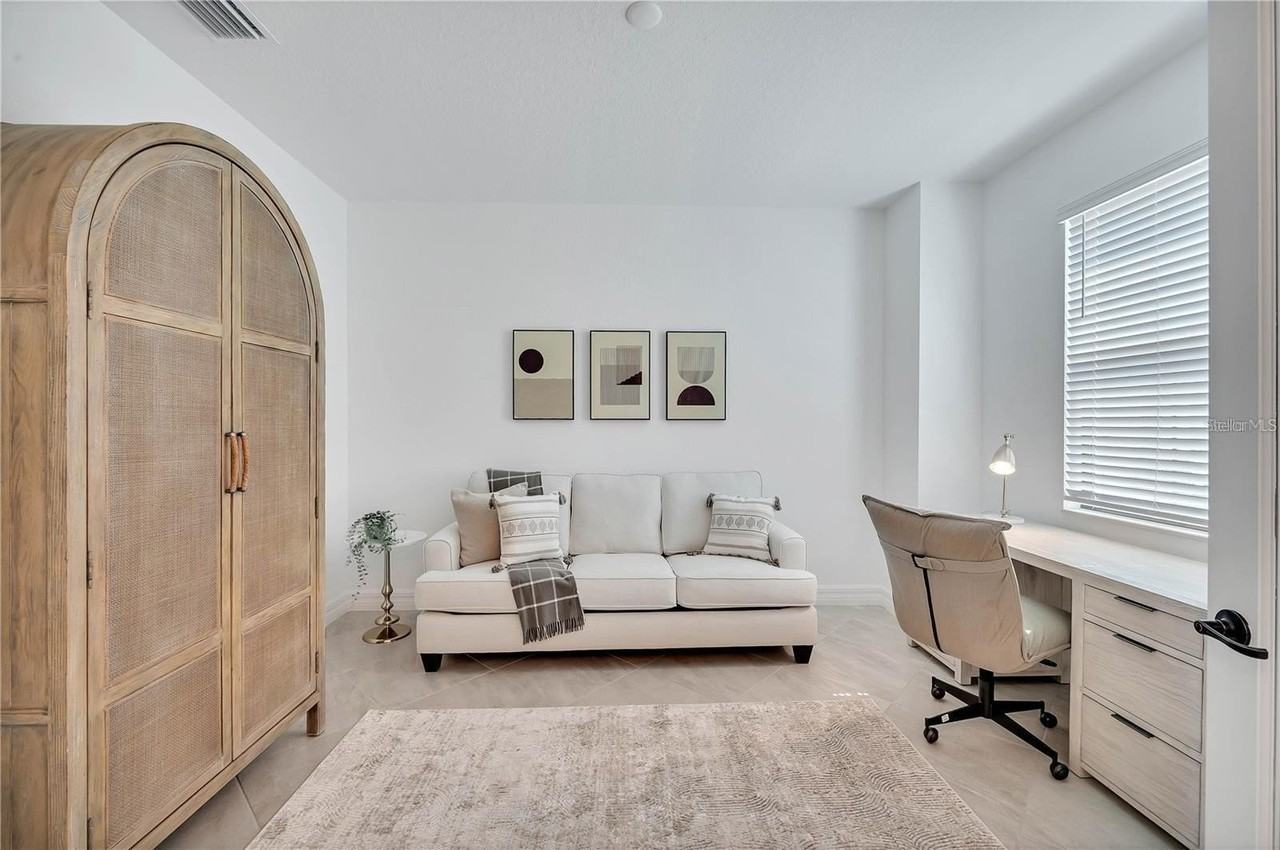 5822 Brandon Run - Photo 4 of 34