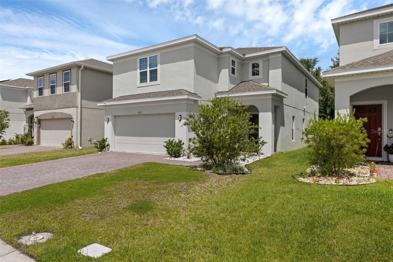 5253 Royal Point Ave - Photo 2 of 30