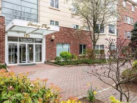 171 Great Neck Rd #3H - Photo 1 of 1