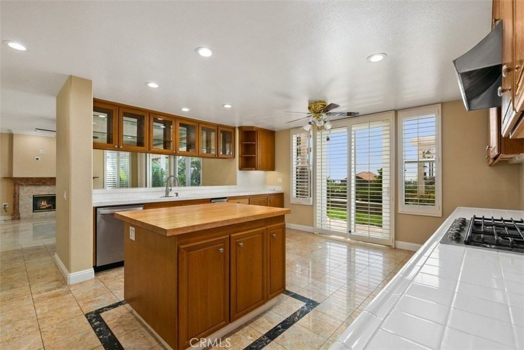 22401 Bayberry - Photo 6 of 47