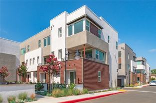 609 S Lyon St - Photo 1 of 1