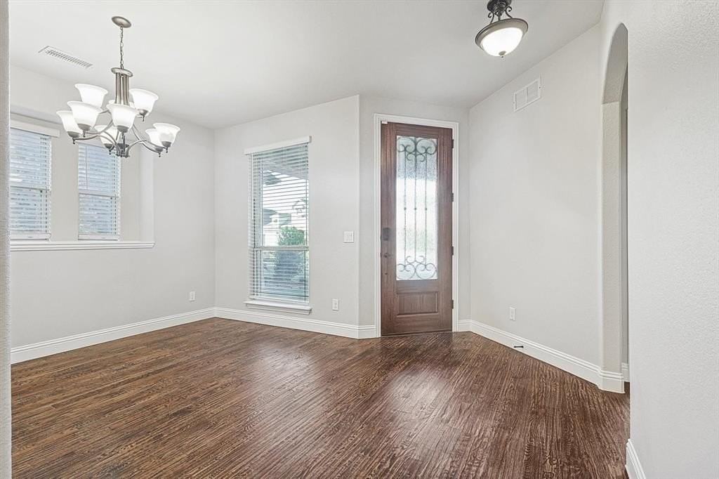 901 Glendale Drive - Photo 2 of 40