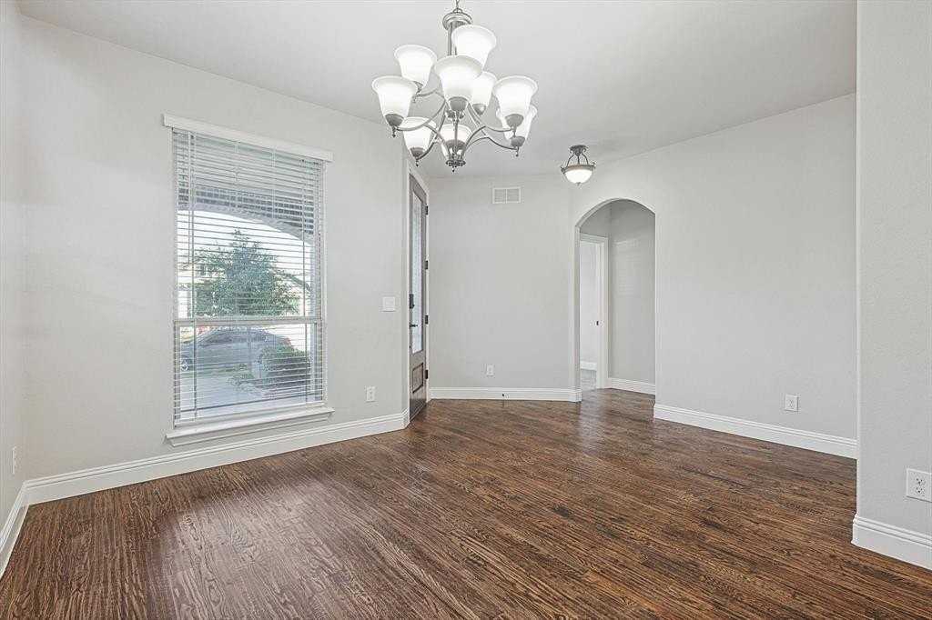 901 Glendale Drive - Photo 5 of 40