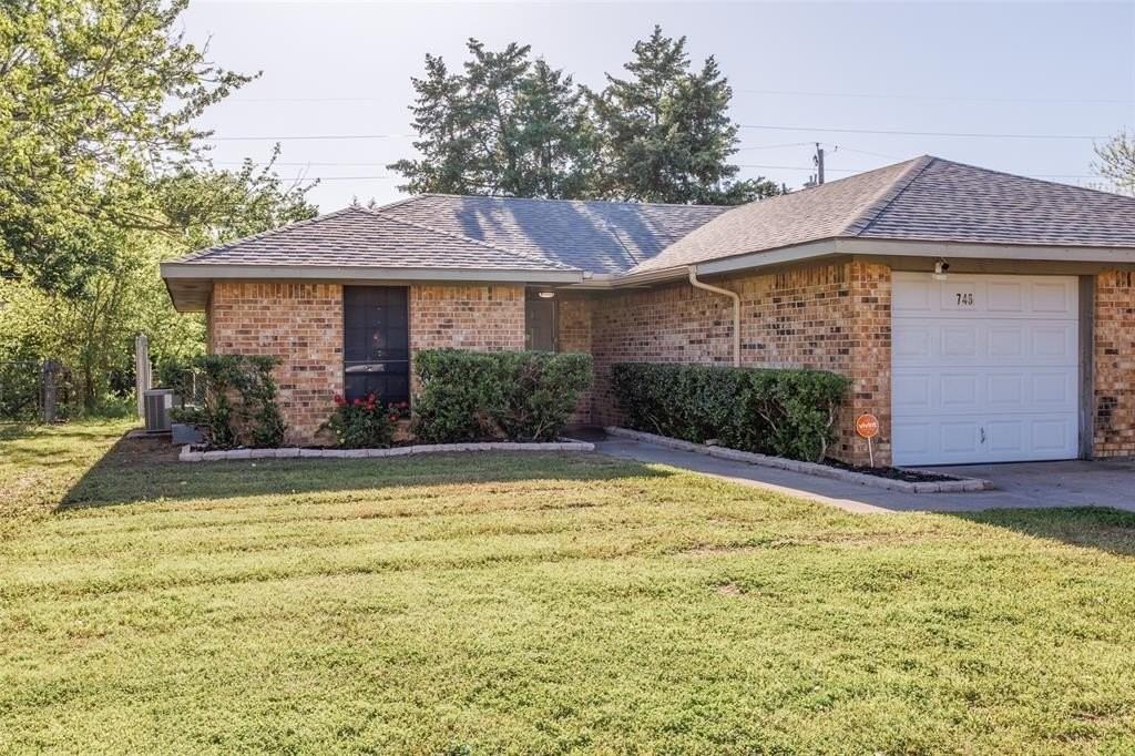 746 Prairie Creek Dr - Photo 2 of 14