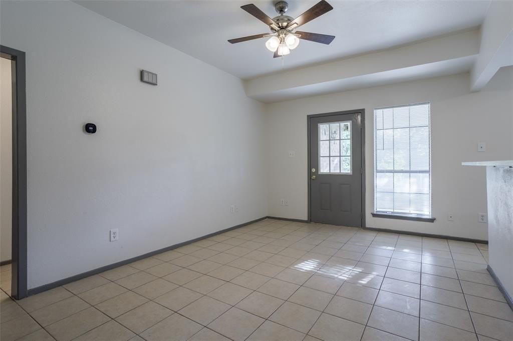 746 Prairie Creek Dr - Photo 3 of 14