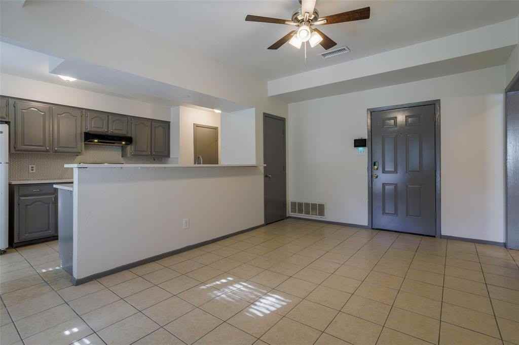 746 Prairie Creek Dr - Photo 5 of 14