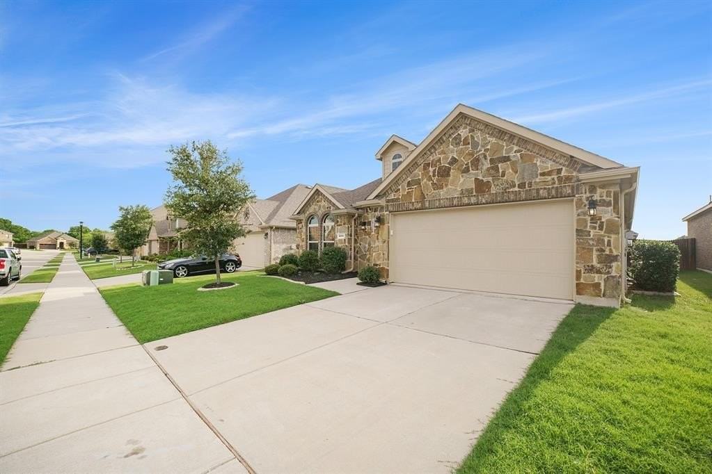 2104 Lake Pine Dr - Photo 3 of 25