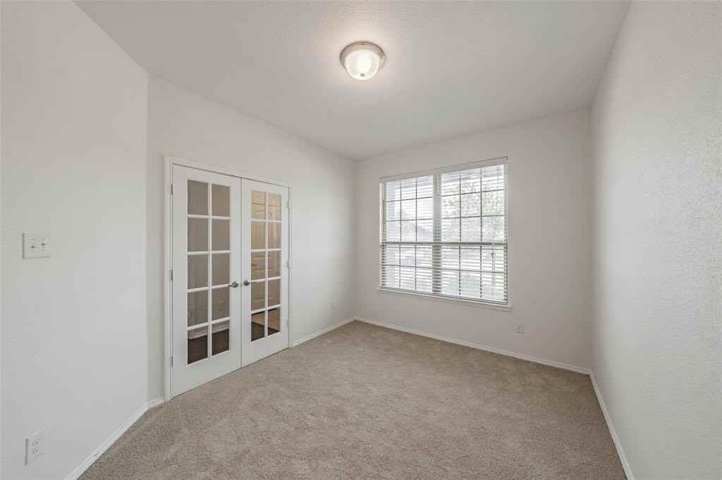 6268 Topsail Dr - Photo 7 of 35