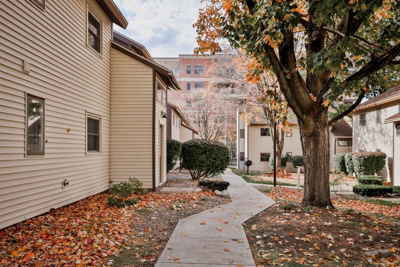 108 High Rock Ave - Photo 3 of 9