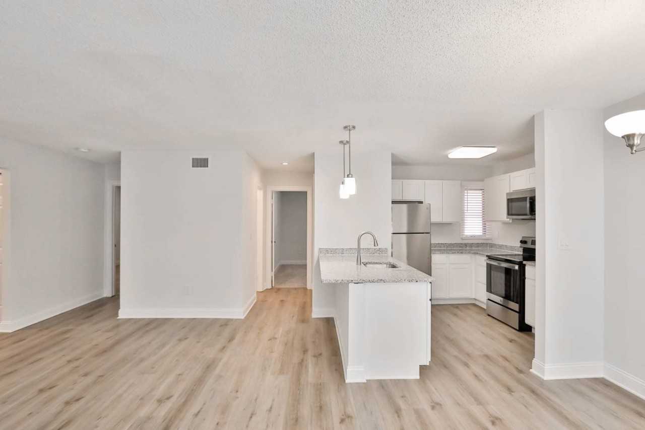 108 High Rock Ave - Photo 4 of 9