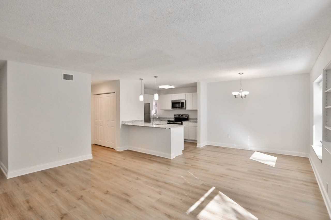 108 High Rock Ave - Photo 5 of 9