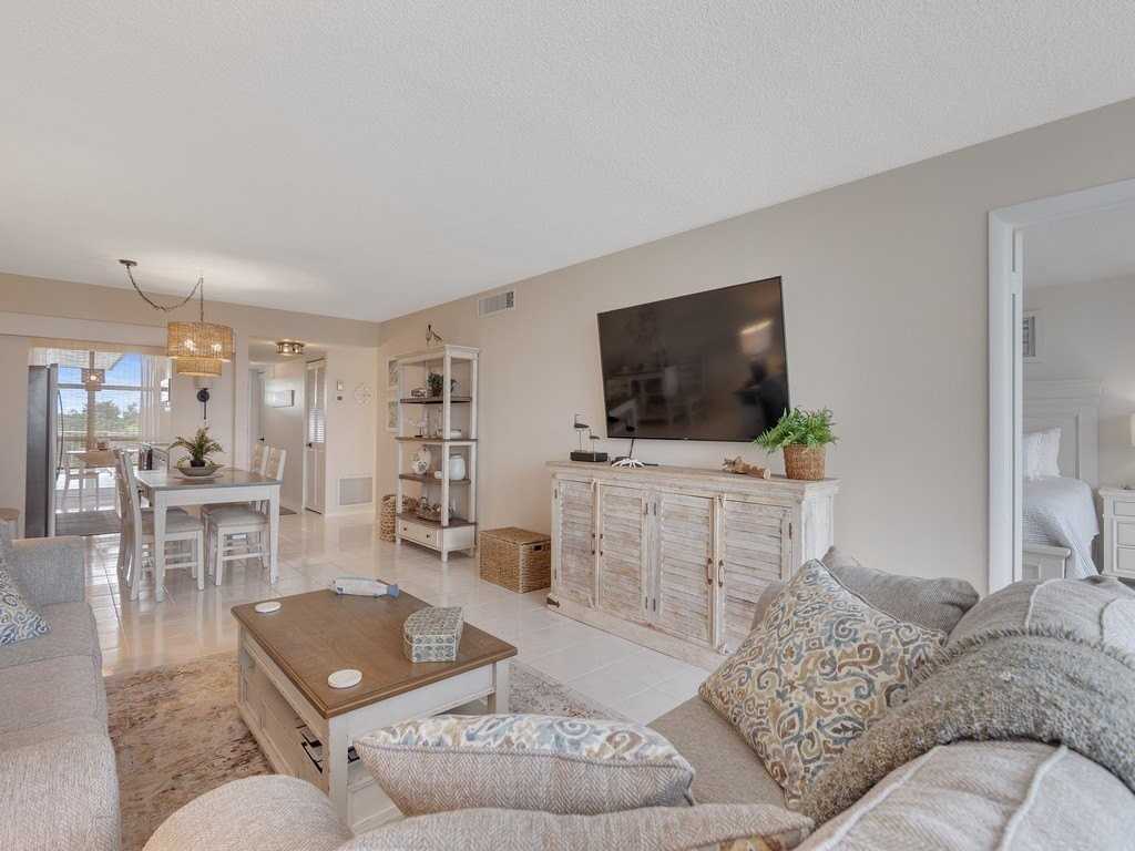 935 E Causeway Blvd #408 - Photo 7 of 25