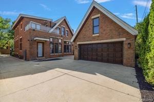 featured image of 647 Ann St