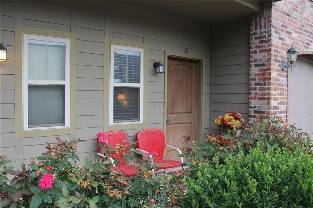 3998 Rochester Cir - Photo 2 of 16