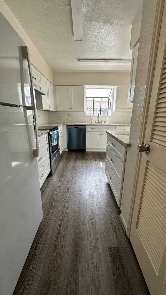 9901 Sharpcrest St - Photo 5 of 19