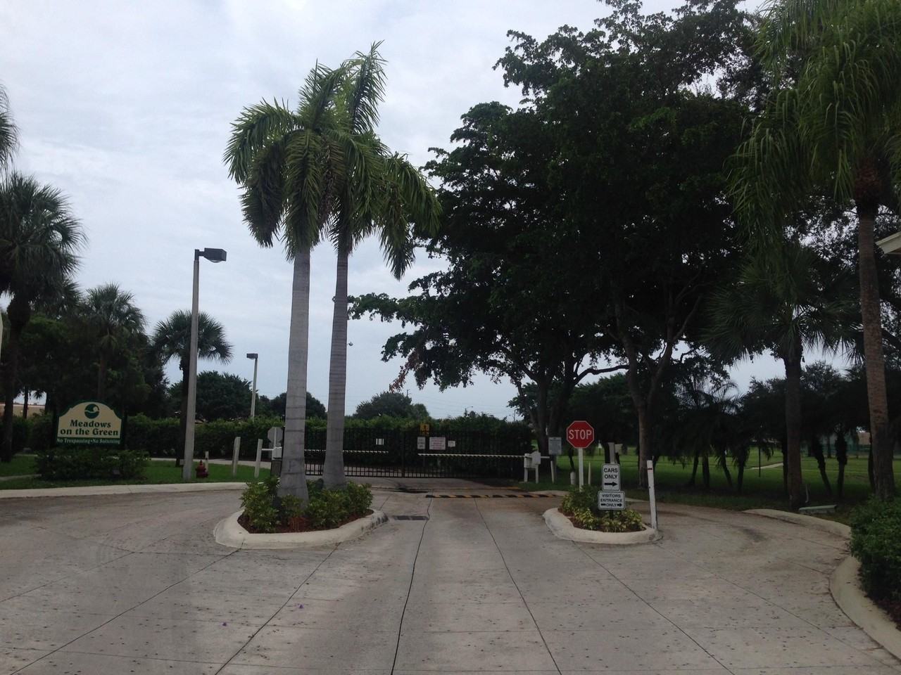 407 Meadows Cir #407 - Photo 3 of 11