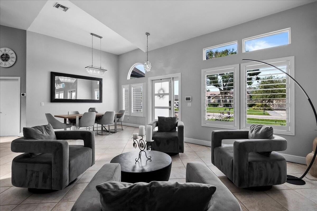 1560 Yachtman Pl - Photo 4 of 46