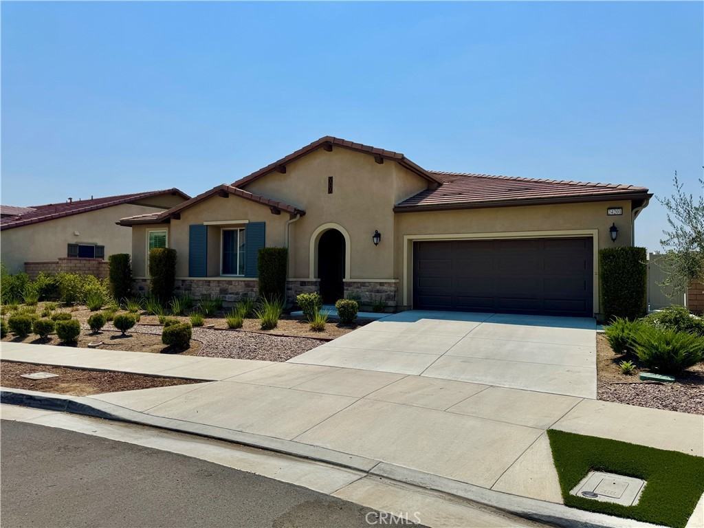 24201 Arroyo Dr - Photo 3 of 48