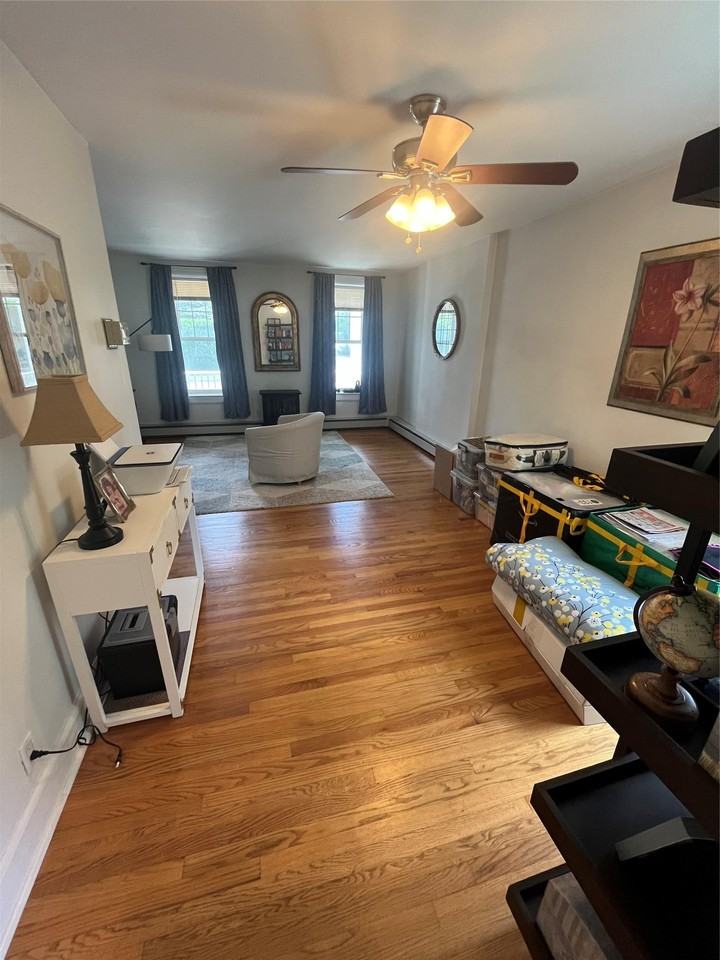 259 Elwood Ave - Photo 3 of 11