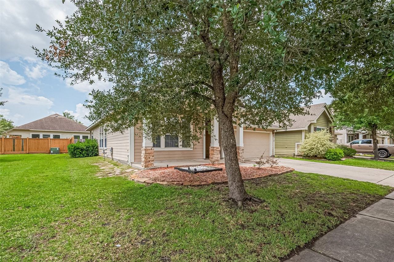 2918 Crescent Oaks Park Ln - Photo 3 of 50