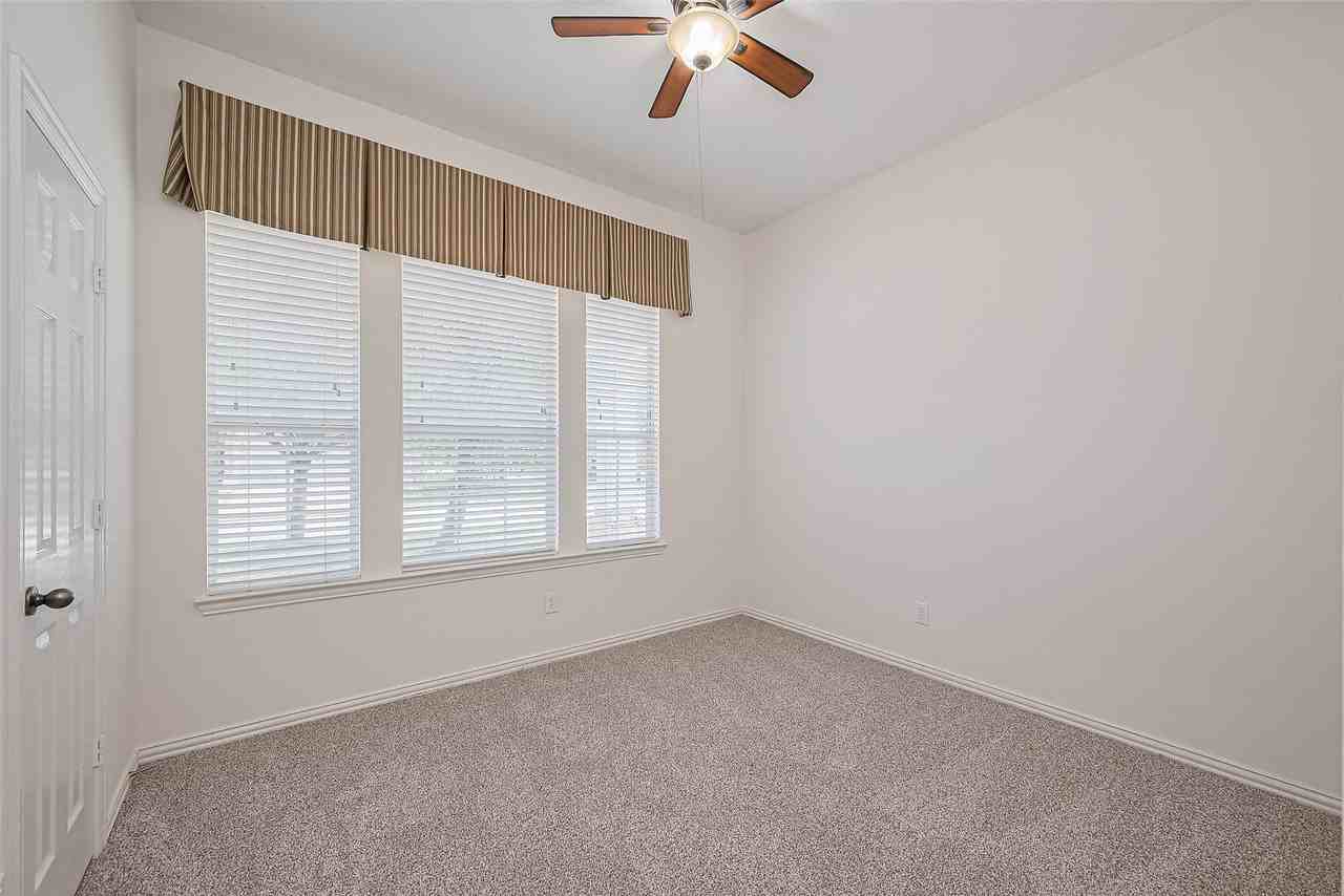 2918 Crescent Oaks Park Ln - Photo 7 of 50