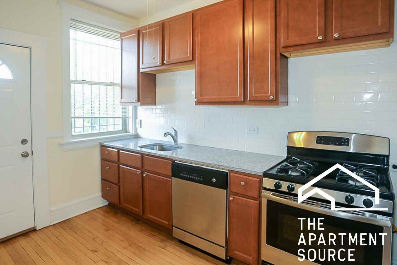 1607 W Berteau Ave #2
