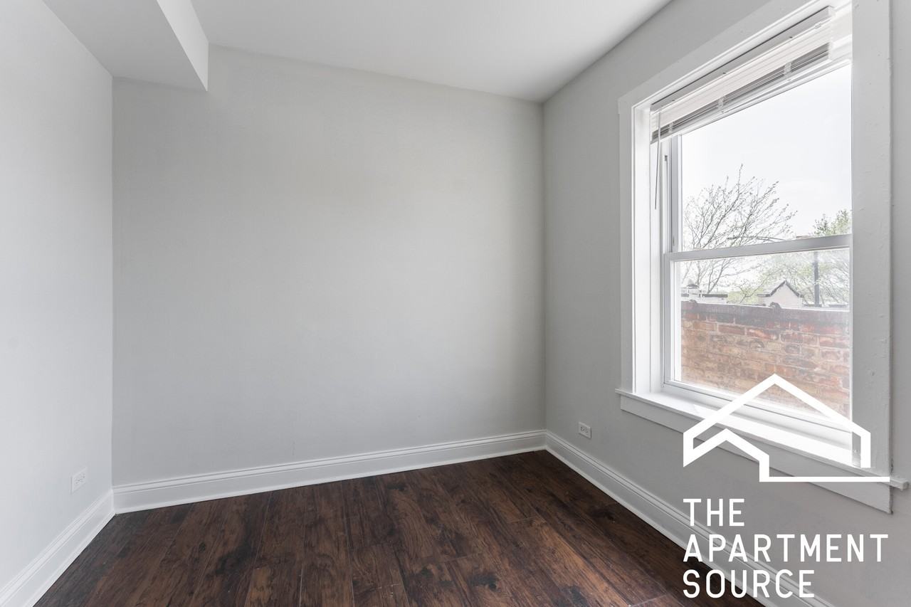 4876 W Armitage Ave #3F - Photo 7 of 11