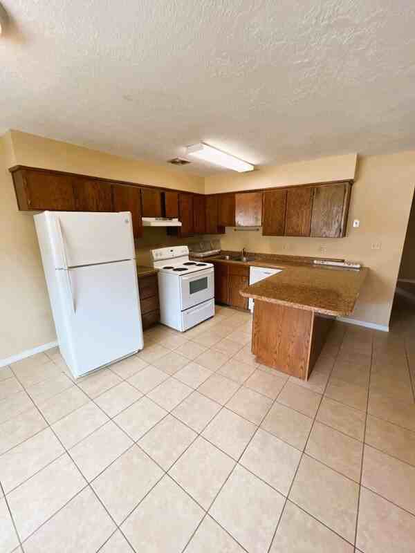 120 Ws #9 - Photo 2 of 10