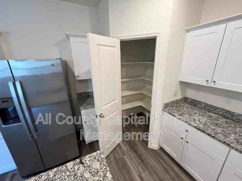 215 Light Timber Rd - Photo 6 of 32