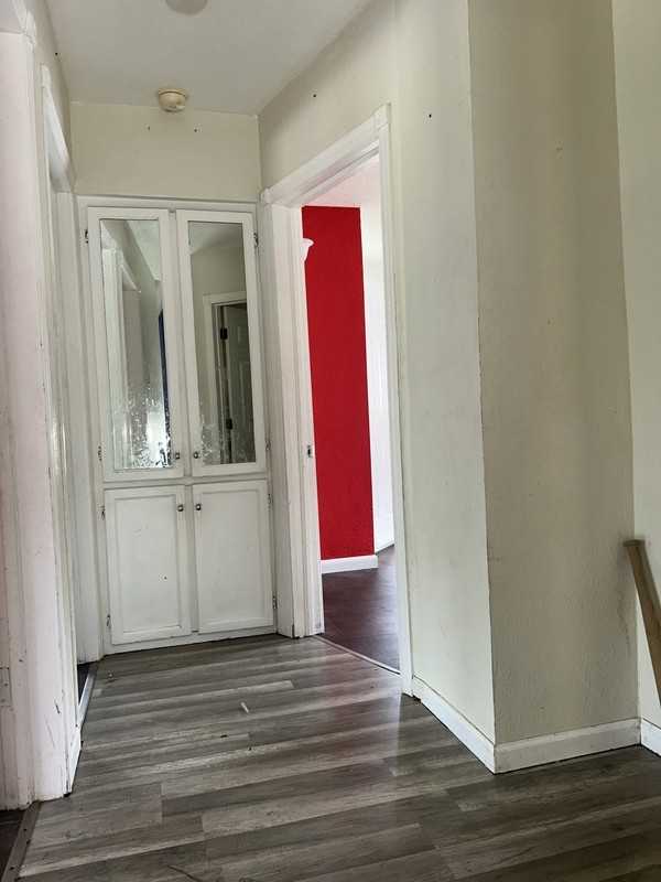 1757 C Ave Ne - Photo 2 of 7