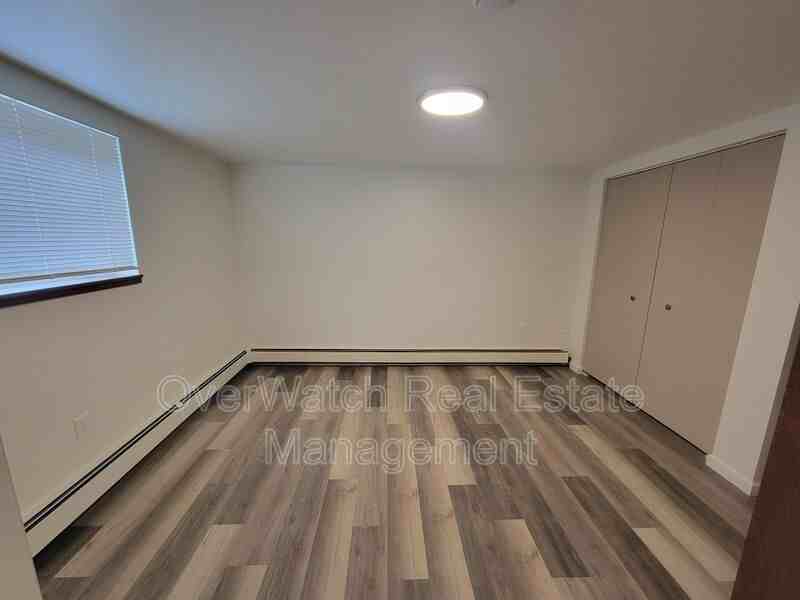 3405 Oregon Dr #D - Photo 4 of 17