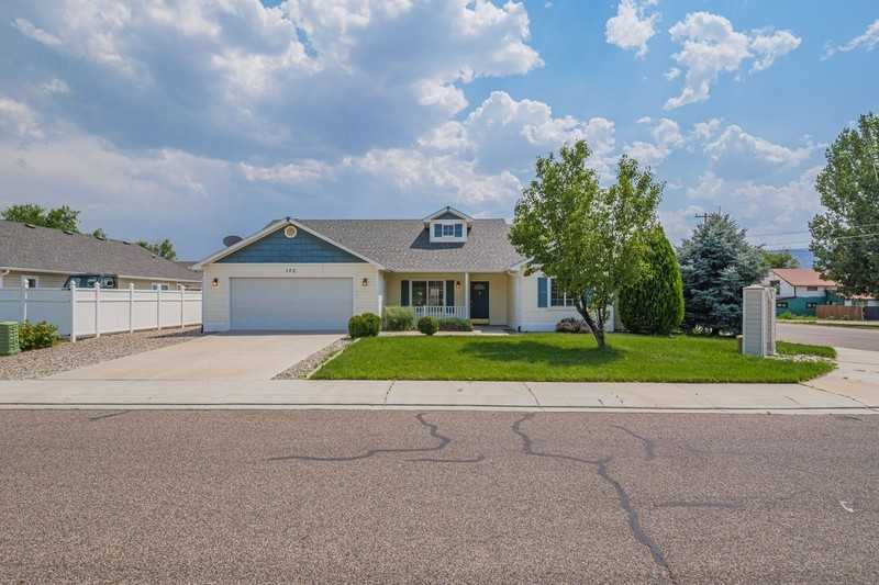 102 Kaley St - Photo 2 of 11