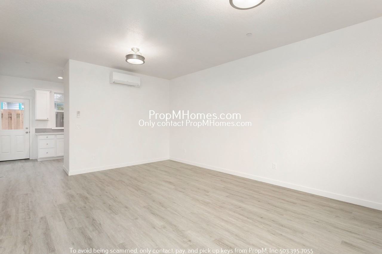 66 Se 139th Ave - Photo 3 of 26