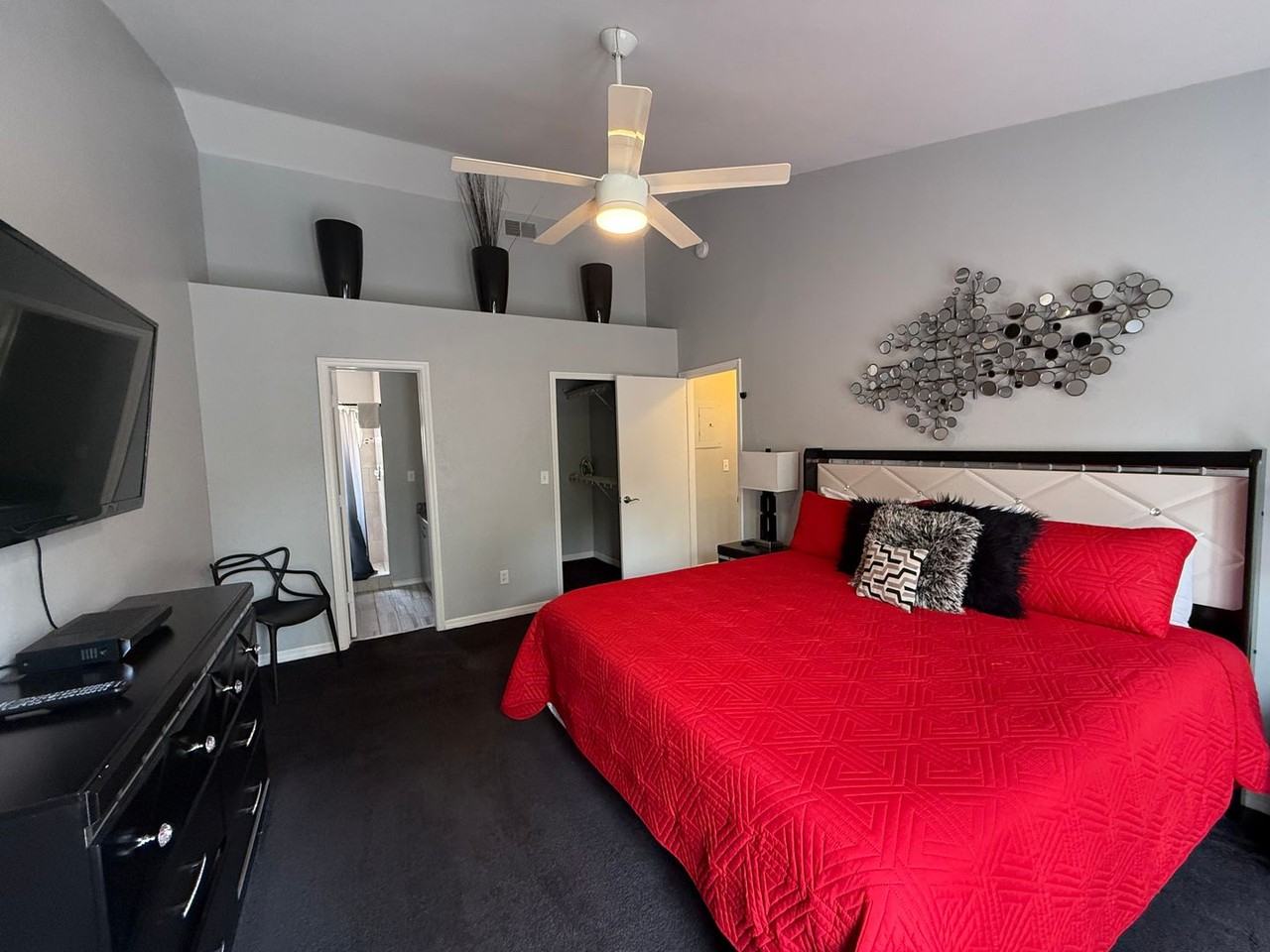 2444 Sweetwater Club Circle - Photo 4 of 19