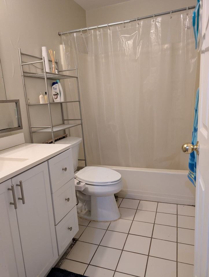 1064 Sw 14th Ave #D - Photo 7 of 16