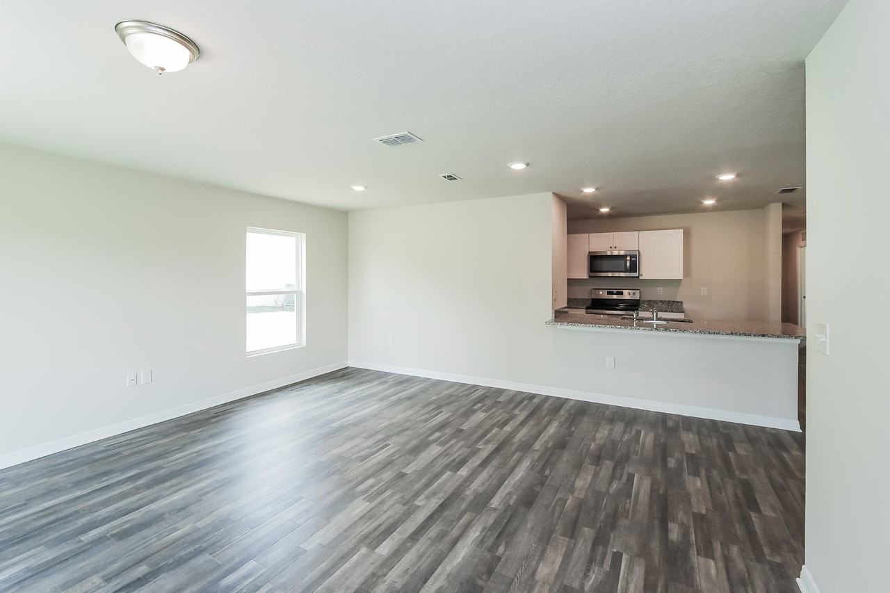 139 River Hill Dr - Photo 3 of 16