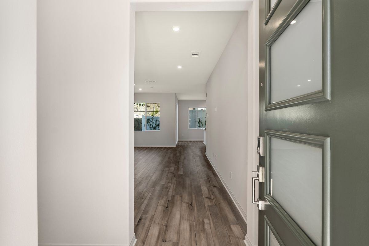 1523 Wingwood Ln - Photo 4 of 10
