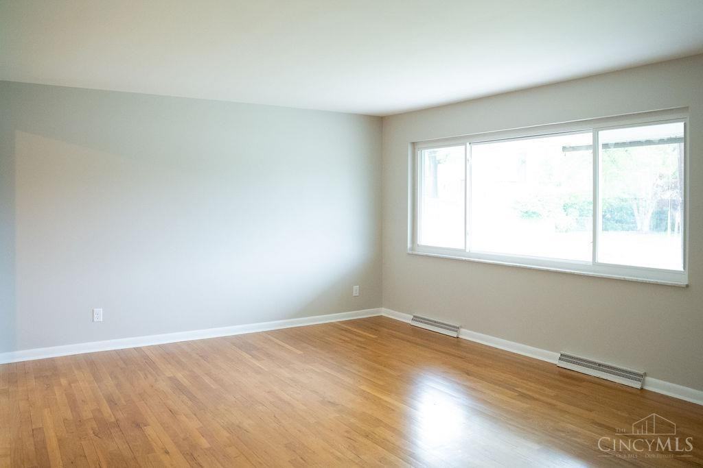 5838 Seiler Dr - Photo 3 of 17