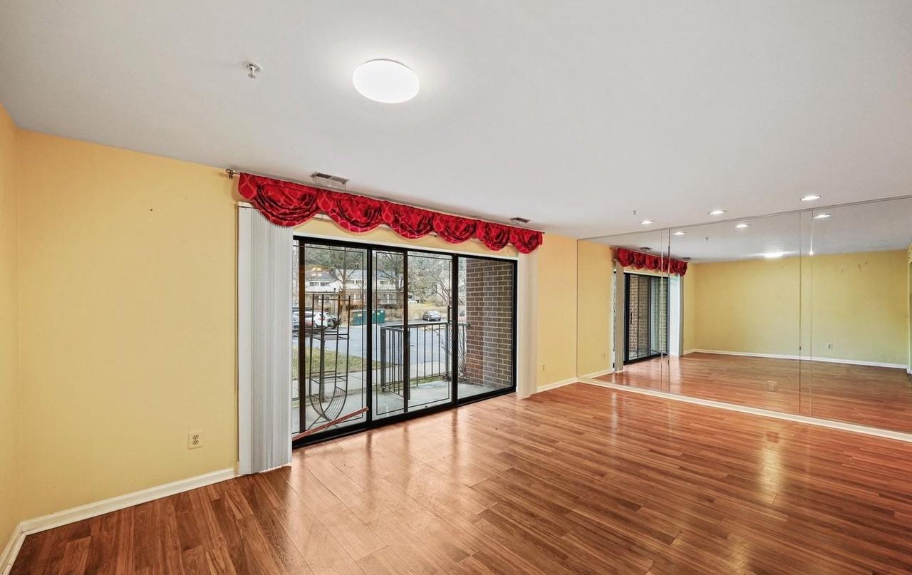 7203 Rockland Hills Dr - Photo 2 of 13