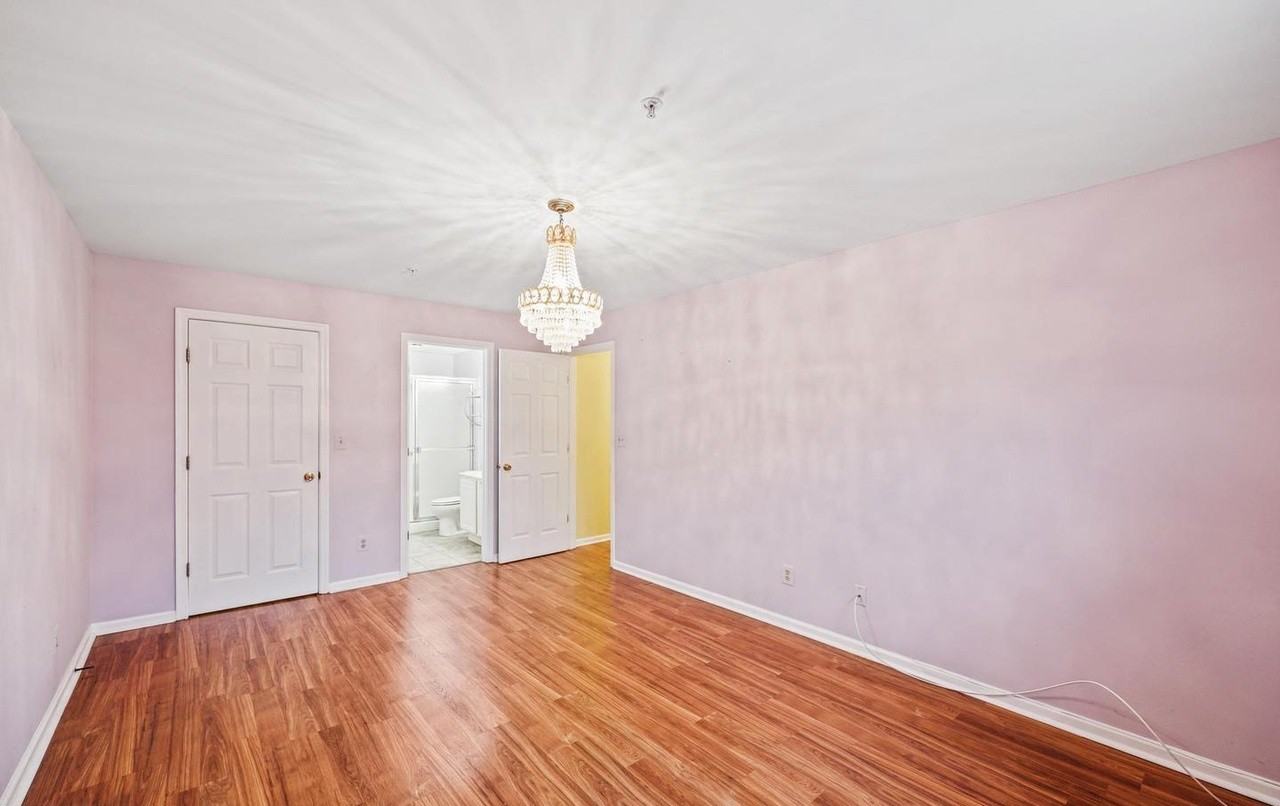 7203 Rockland Hills Dr - Photo 3 of 13