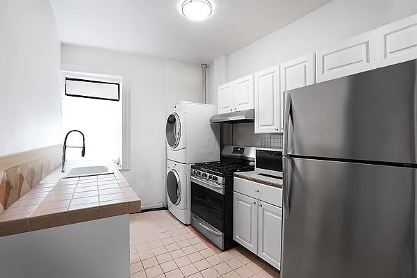 110 Division Ave - Photo 2 of 10