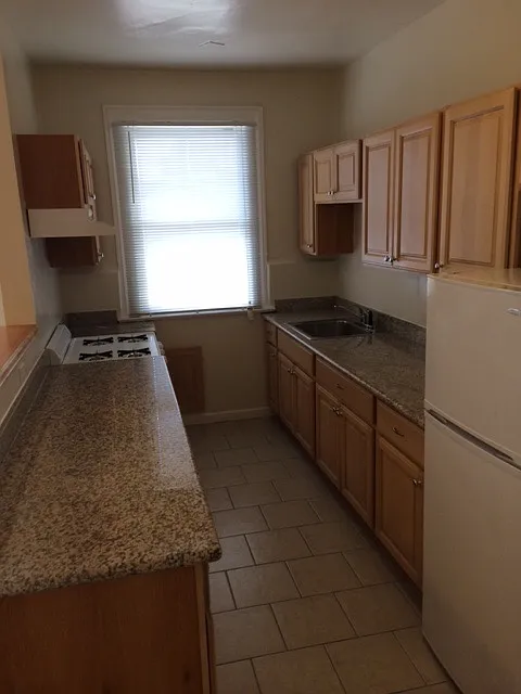 378 Golden Gate Ave - Photo 3 of 3