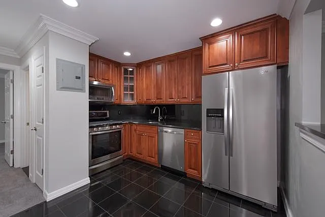 1 Brookwood Dr - Photo 3 of 20